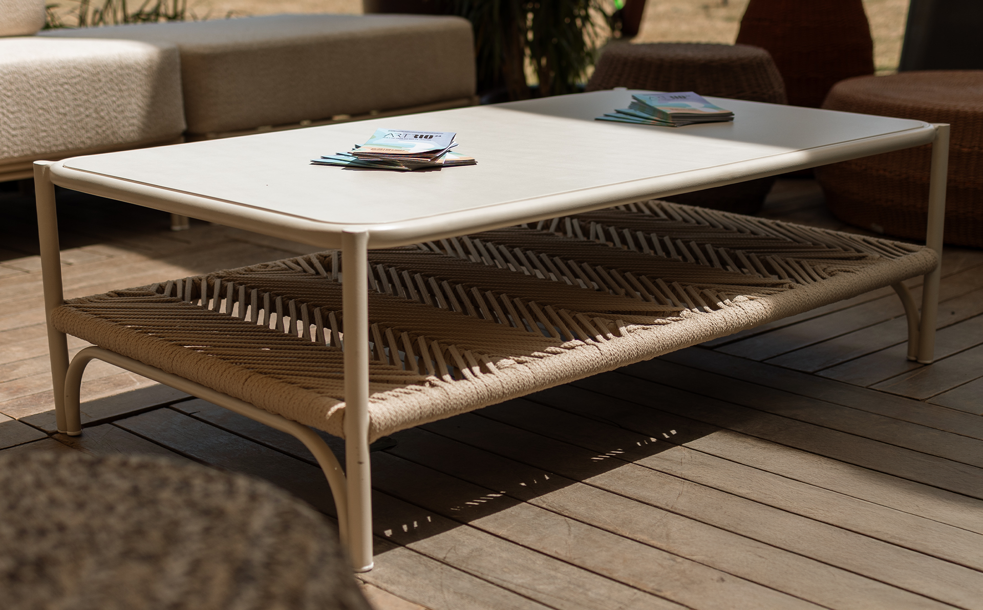 Product image in setting 6