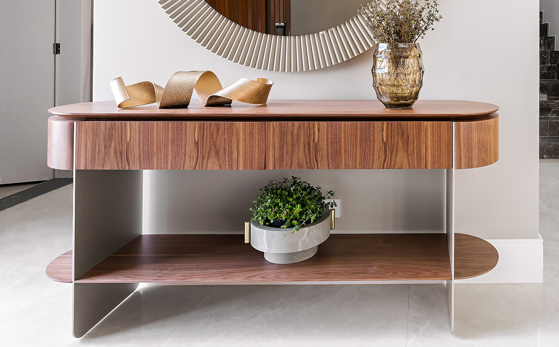 Product image in setting 6