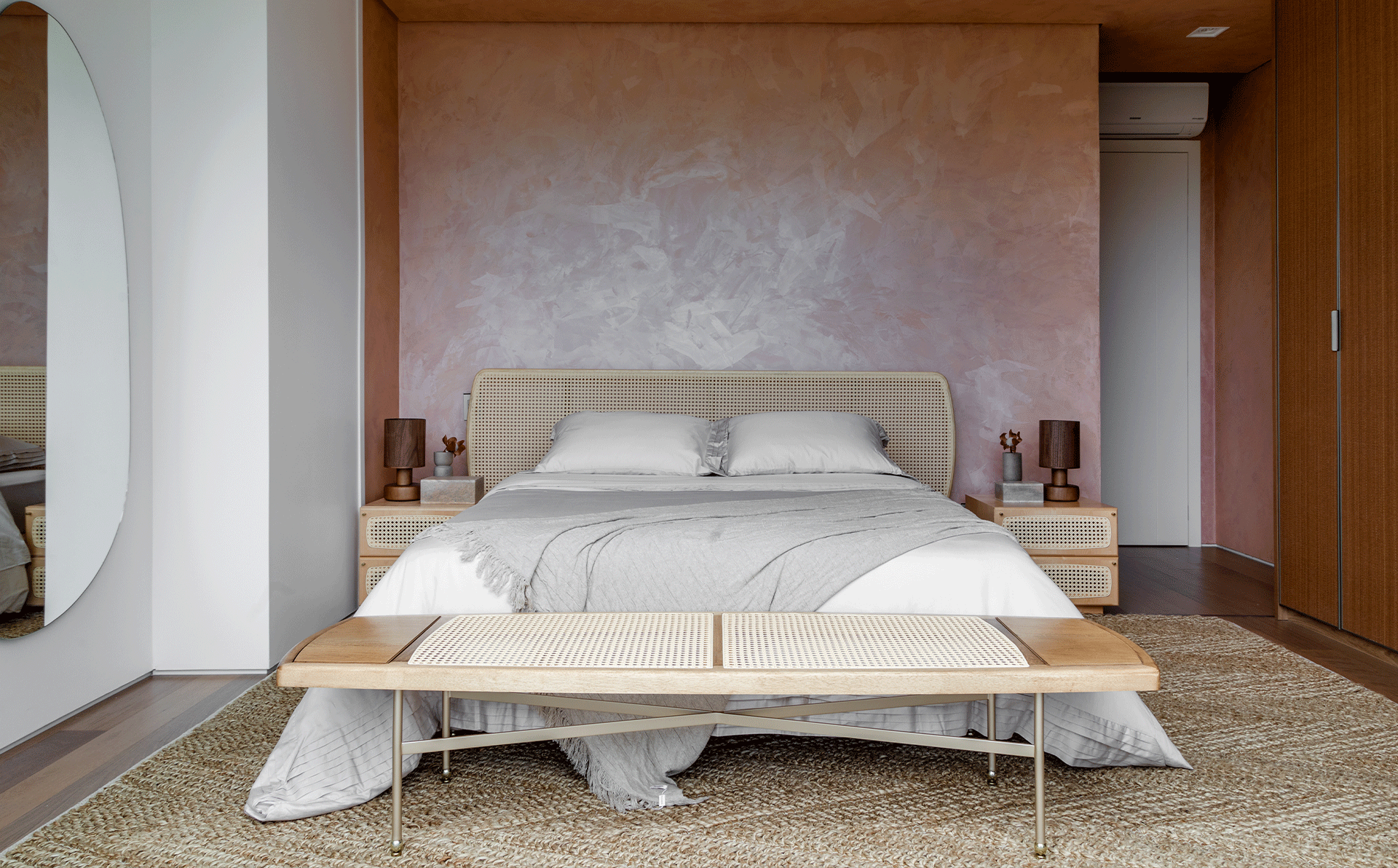 Product image in setting 1