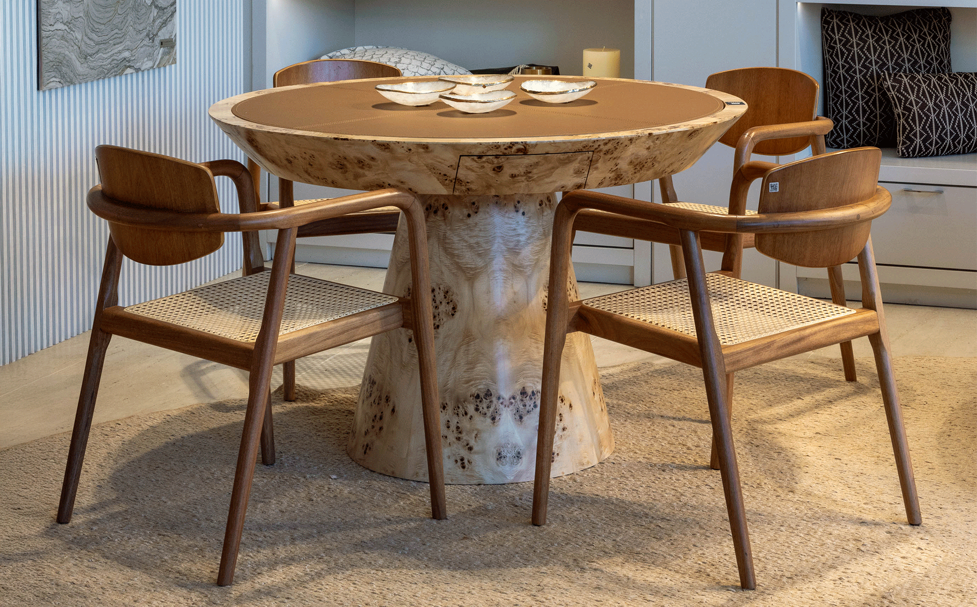Product image in setting 6