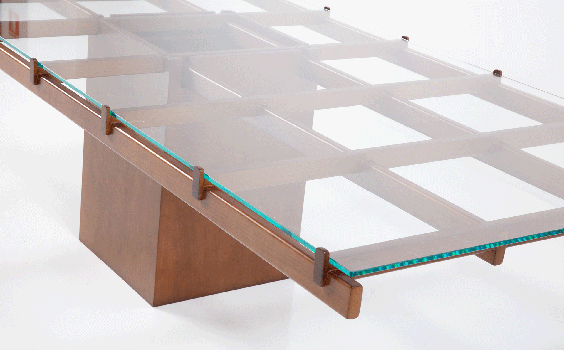Product image in setting 16