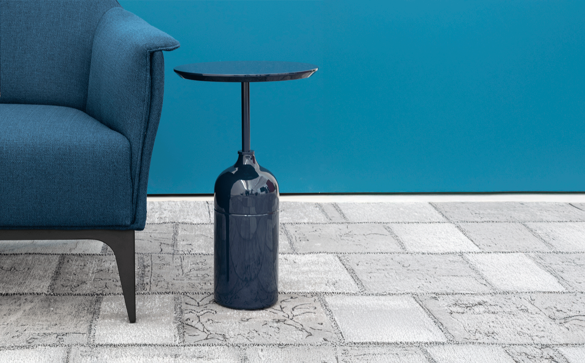 Product image in setting 1