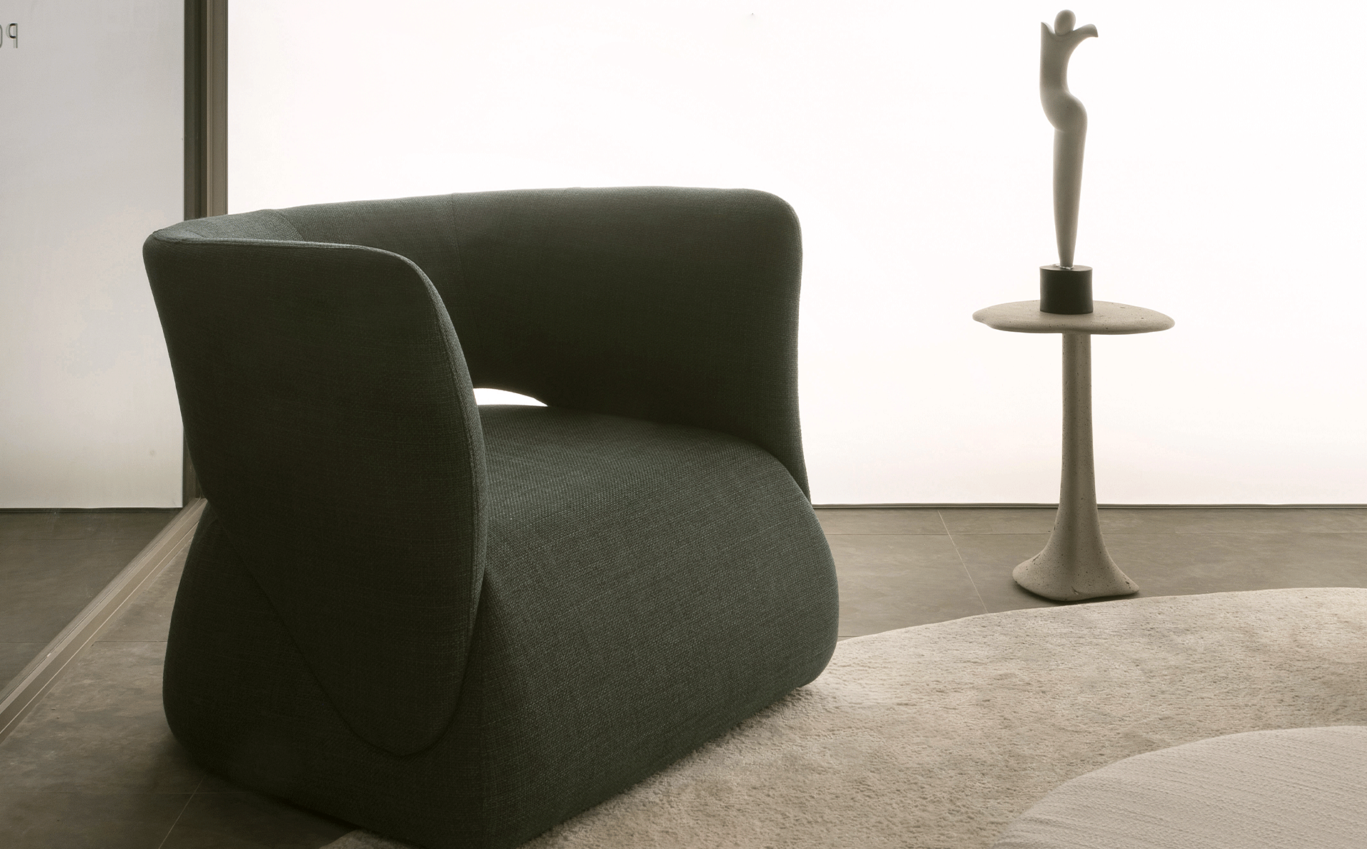 Product image in setting 10