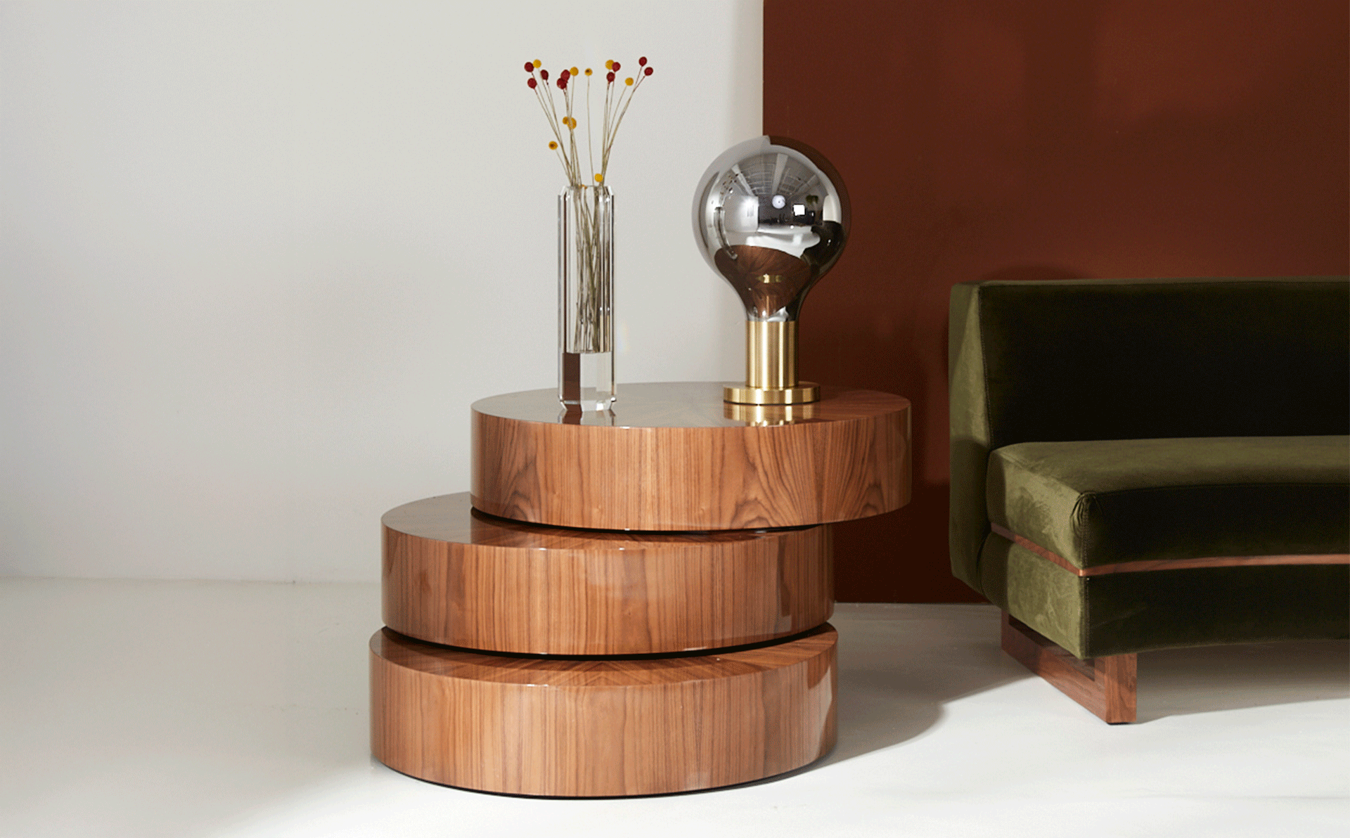 Product image in setting 2