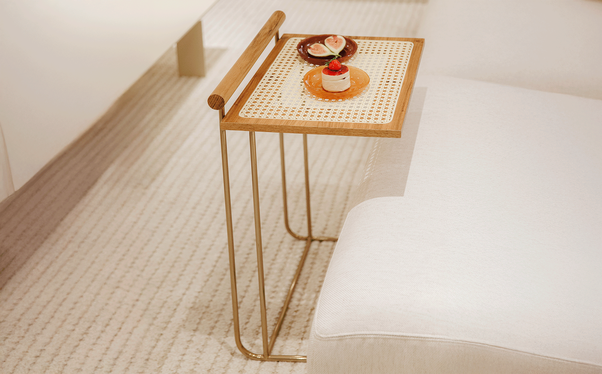 Product image in setting 10
