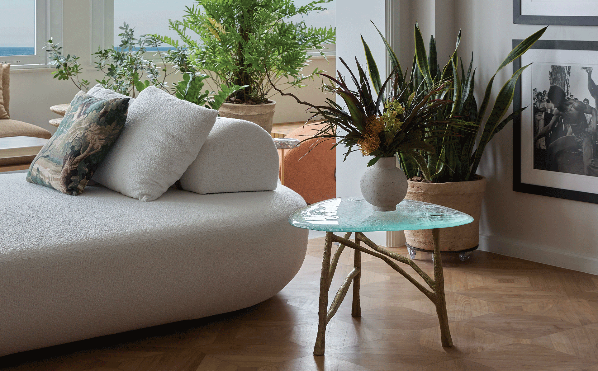 Product image in setting 10