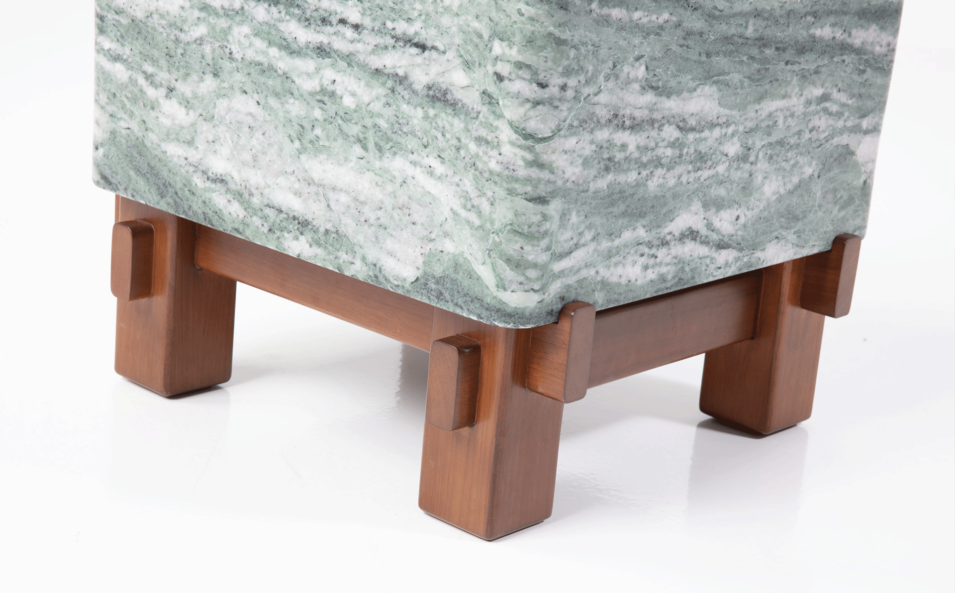 Product image in setting 15