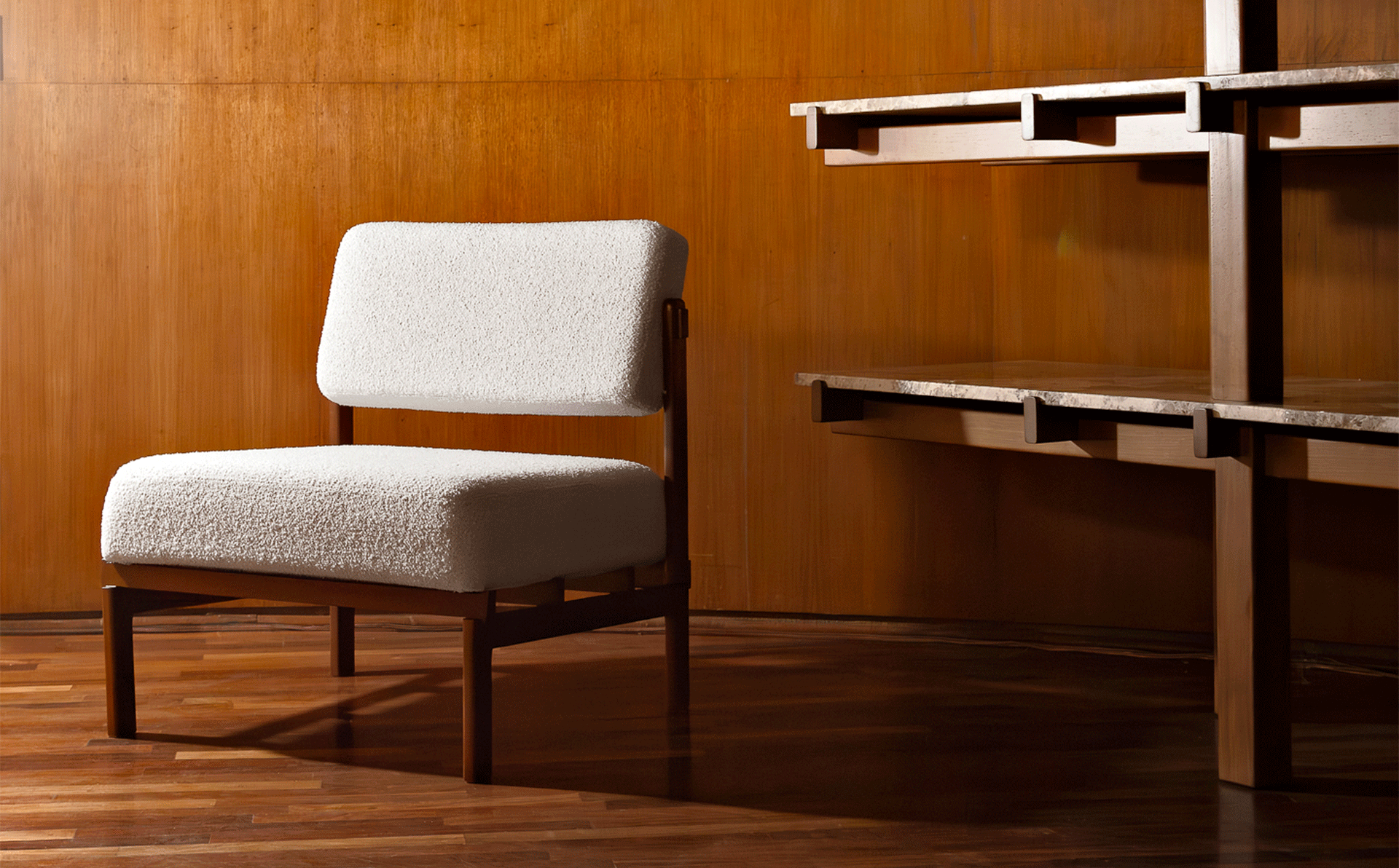 Product image in setting 14