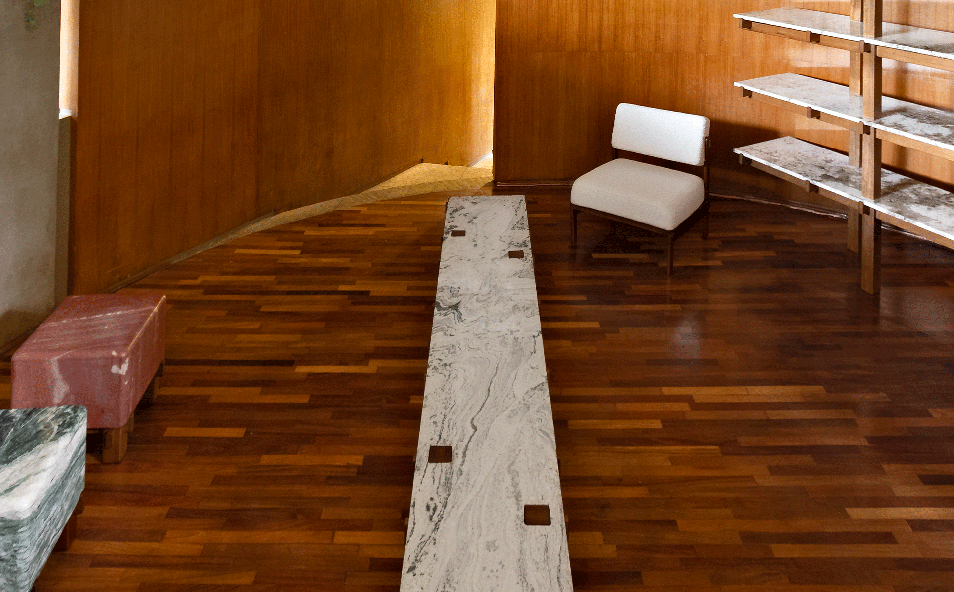 Product image in setting 16
