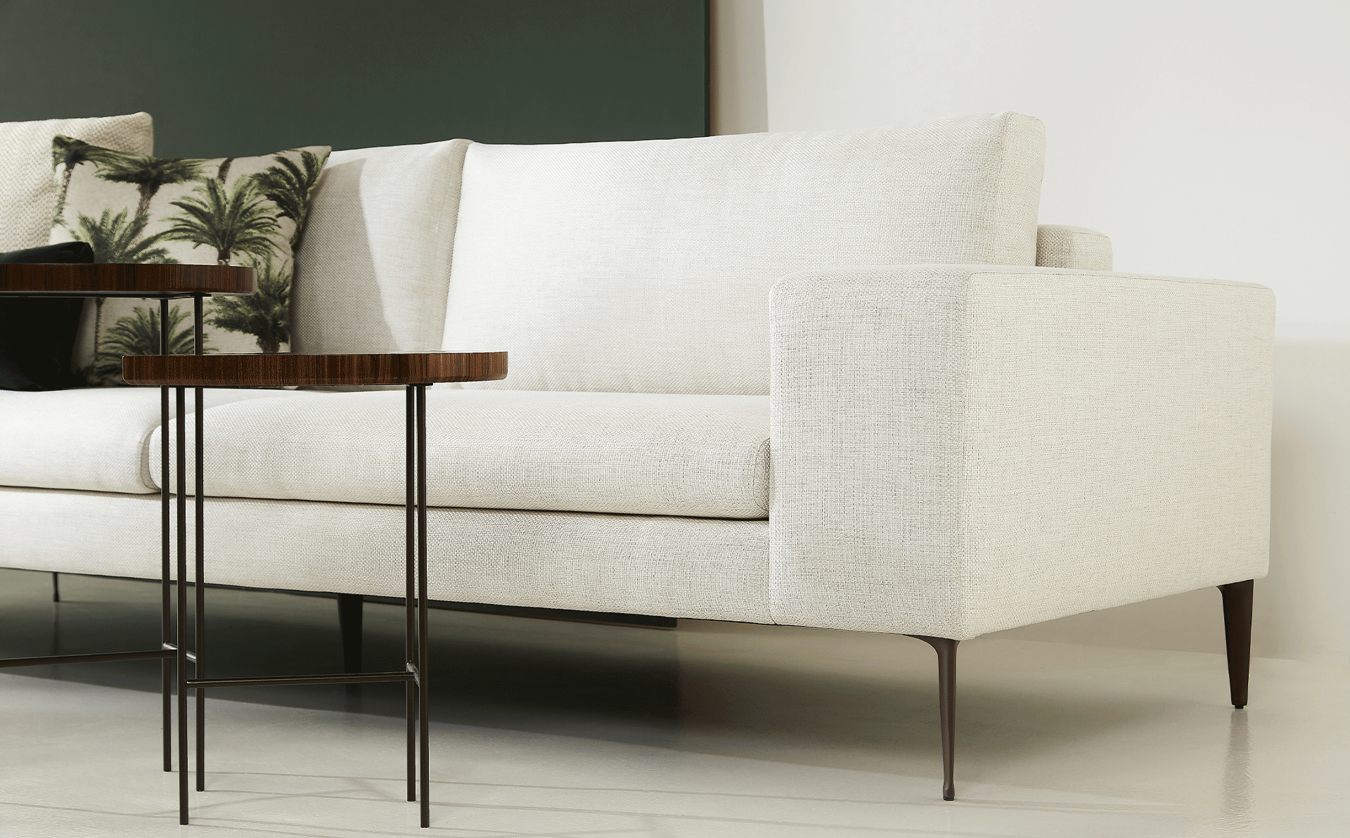 Product image in setting 6